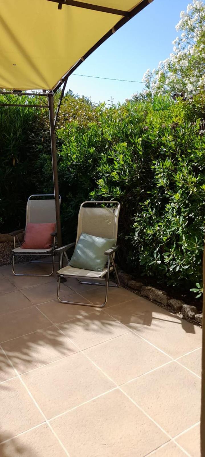 Duplex Dans Avec Piscine A *